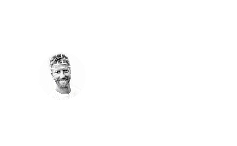 mikkel-feher-mobil.png